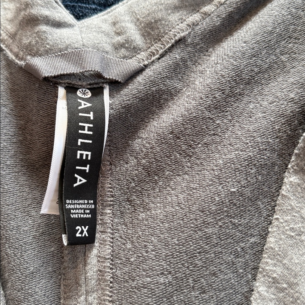 Athleta cocoon wrap - Picture 2 of 6